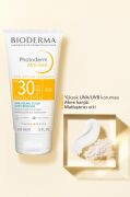 Bioderma Photoderm AKN Mat Karma Ve Yağlı Ciltler Için Matlaştırıcı Etkili Spf30 Güneş Kremi 150 ml